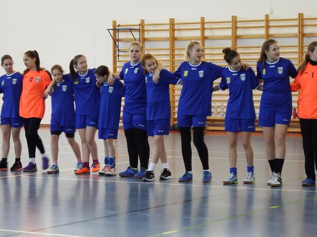 Ez igen! Abszolút újoncként 3 csapatot is maguk mögé utasítottak a 13 éves bicskei lányok!