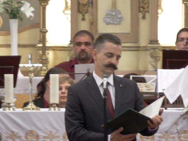 A rossz idő miatt a katolikus templomban kezdődtek a bicskei ünnepi rendezvények!