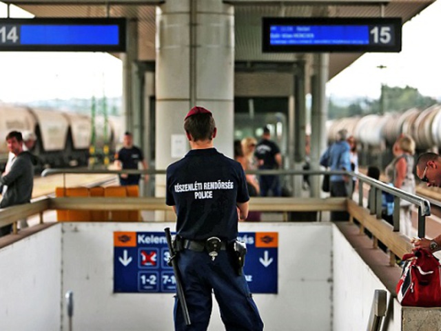Kelenföld az új Keleti! Csütörtöktől peronzár itt is a nyugatra induló migránsok ellenőrzésére!