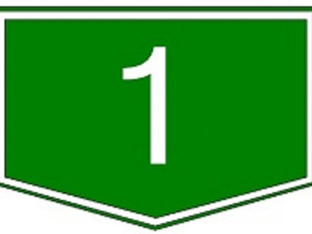 Árokba csúszott egy autó az 1-es főút 25-ös kilométerszelvényében!