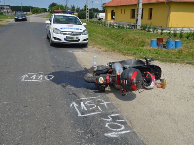 Idős nő motorbalesete Bicskén!