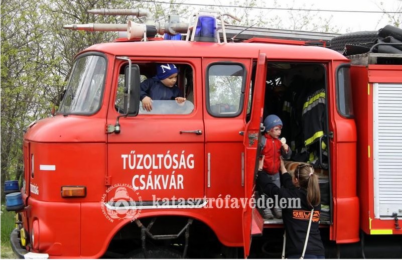 tuzoltonap_csakvar.jpg