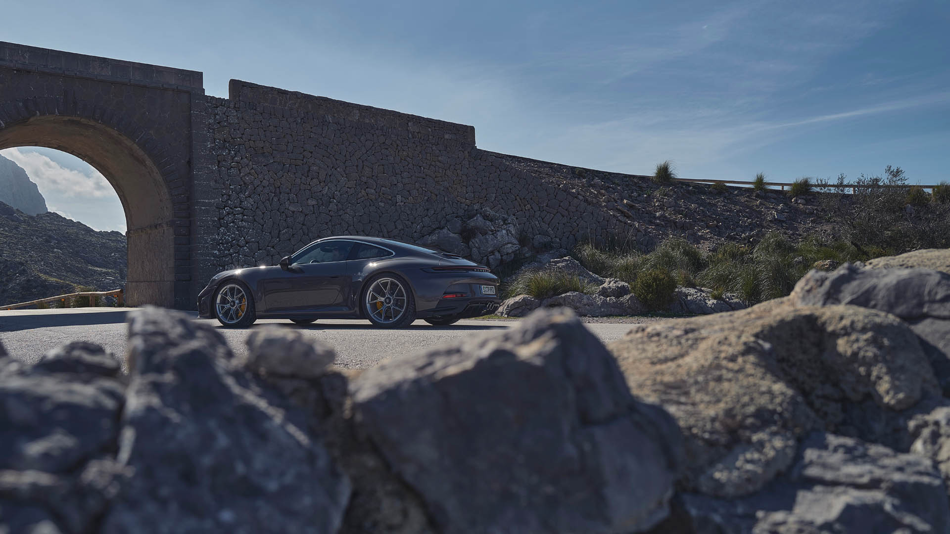 porsche911gt3touring2021e.jpg