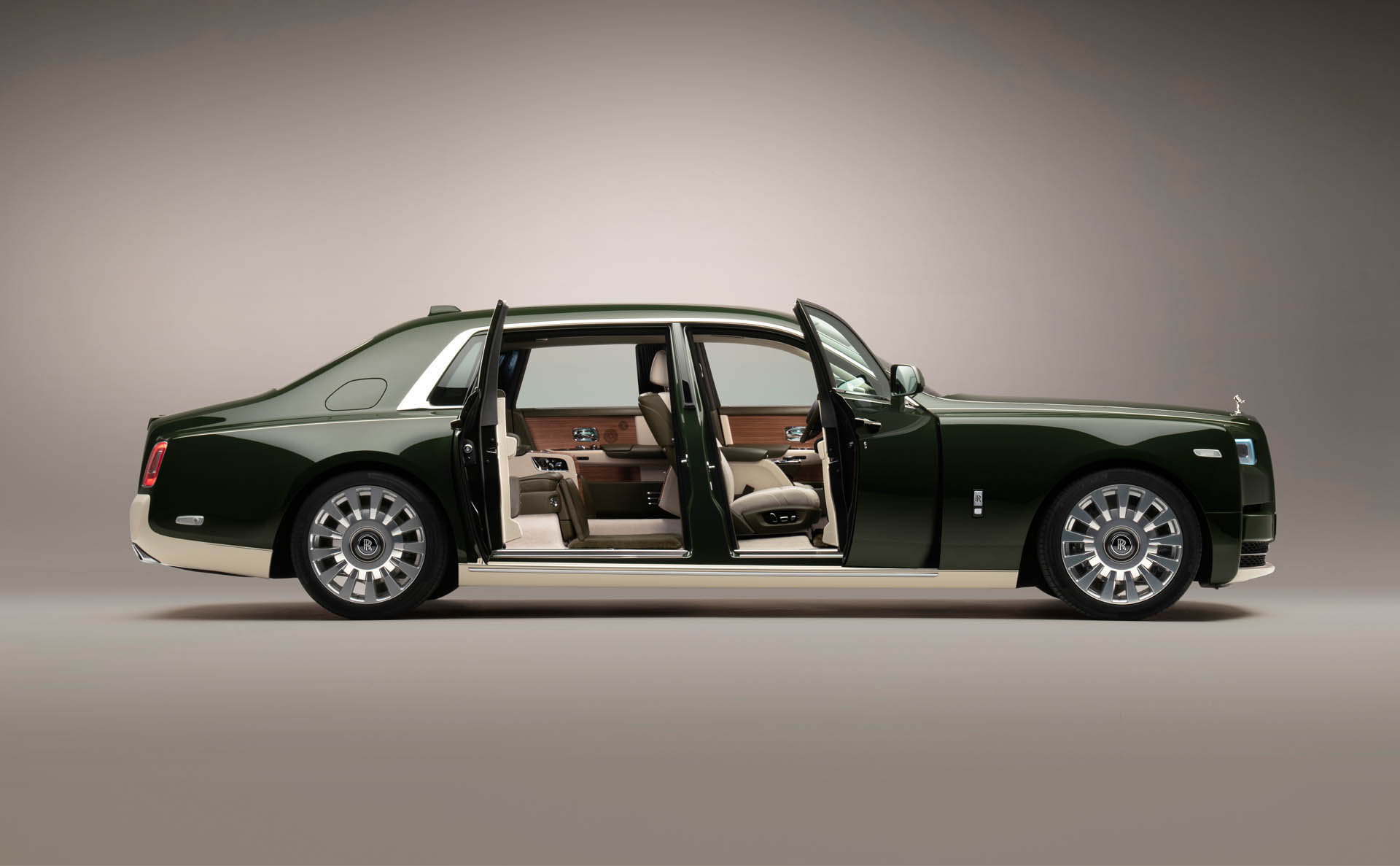 rollsroycephantomoribe.jpg