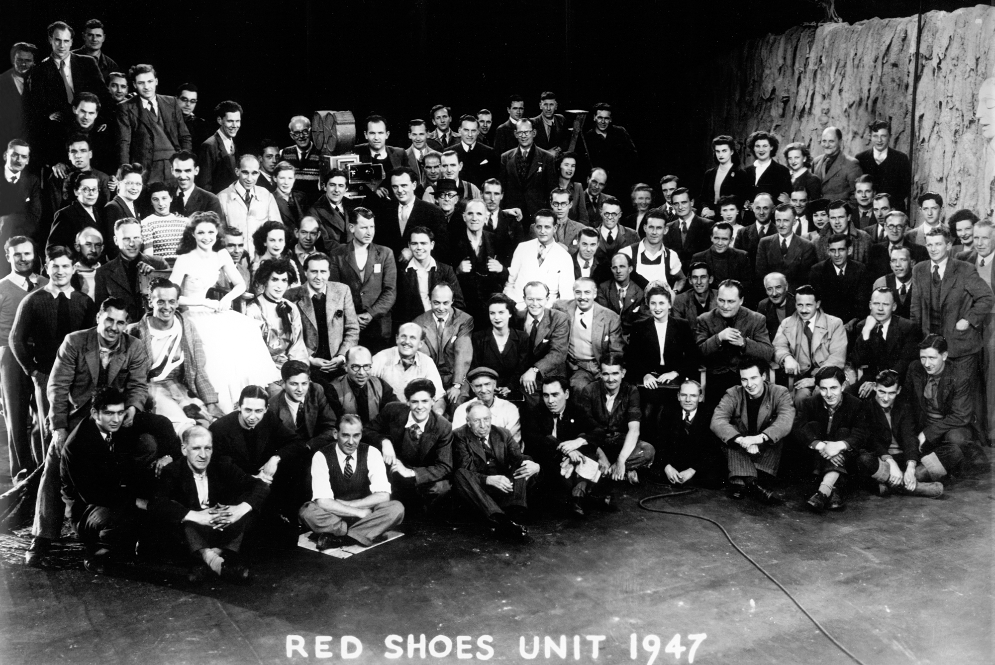 041-the-red-shoes-theredlist.png