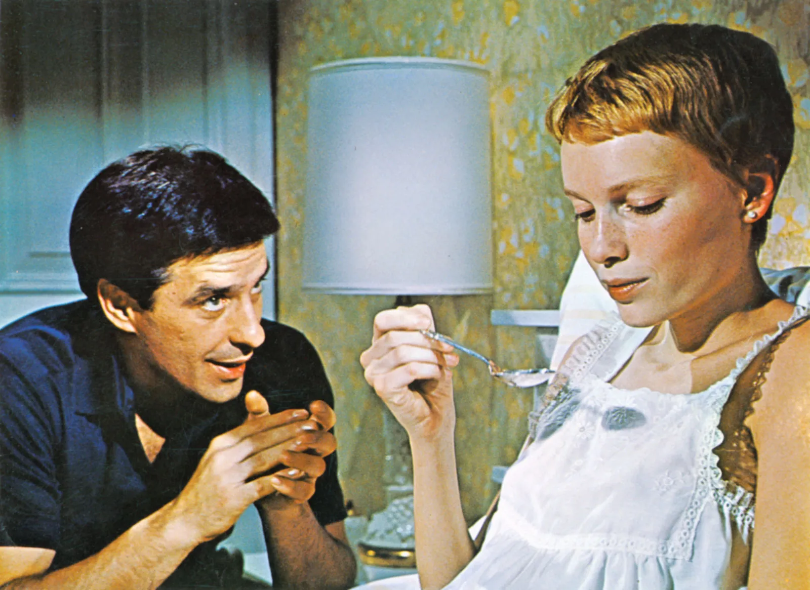 john-cassavetes-mia-farrow-rosemarys-baby-roman.jpg