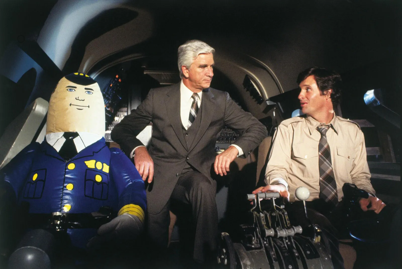 publicity-still-airplane-movie-1980-roberty-hays-leslie-nielsen.jpg