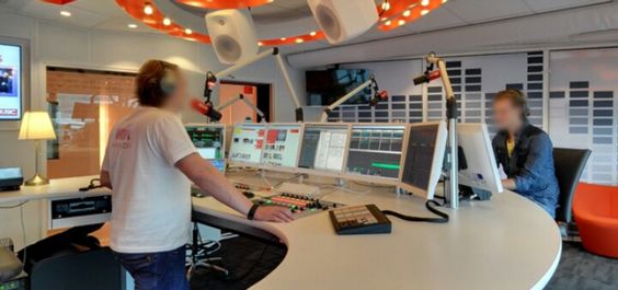 studio5radioq.jpg