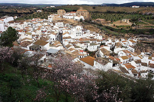 Setenil de Las Bodegas, város a sziklatető alatt