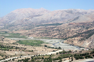 Istenek szobrai a Nemrut-hegyen    