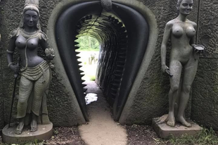 A "Victoria Way" furcsa szobrok parkja Írországban.