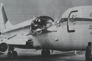 Az Aloha Airlines 243-as járatának katasztrófája.