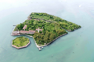 A Poveglia sziget   