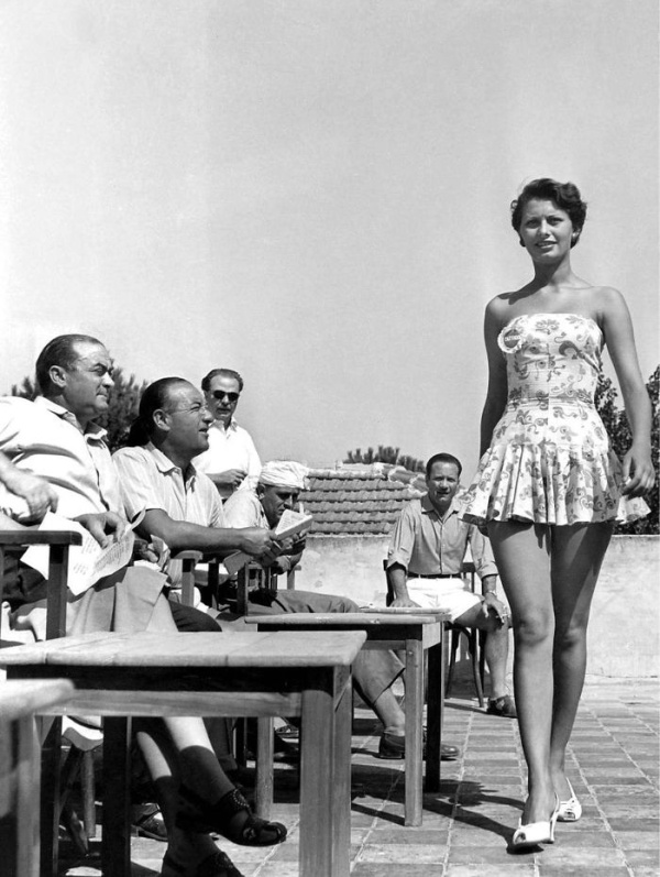 15-letnyaya-sofi-loren-na-konkurse-krasoty-miss-italiya-1950-3.jpg
