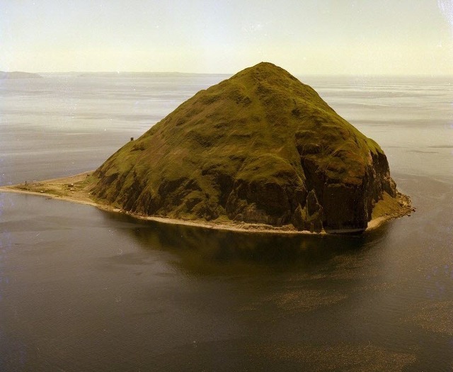 ailsa_craig_1.jpg