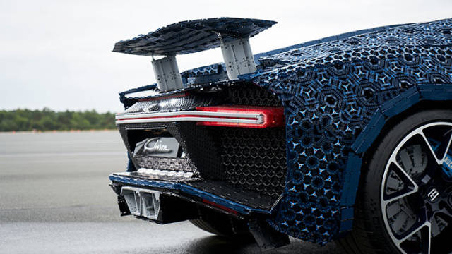 lego_bugatti_chiron_04.jpg