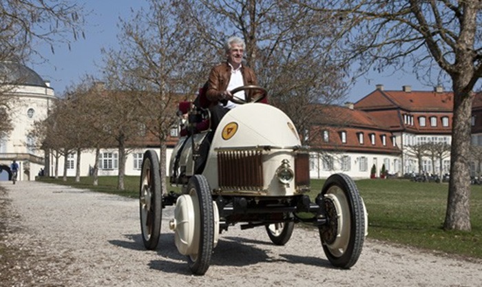 lohner-porsche3.jpg