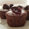 Gesztenye muffin ribizlivel és csokival.