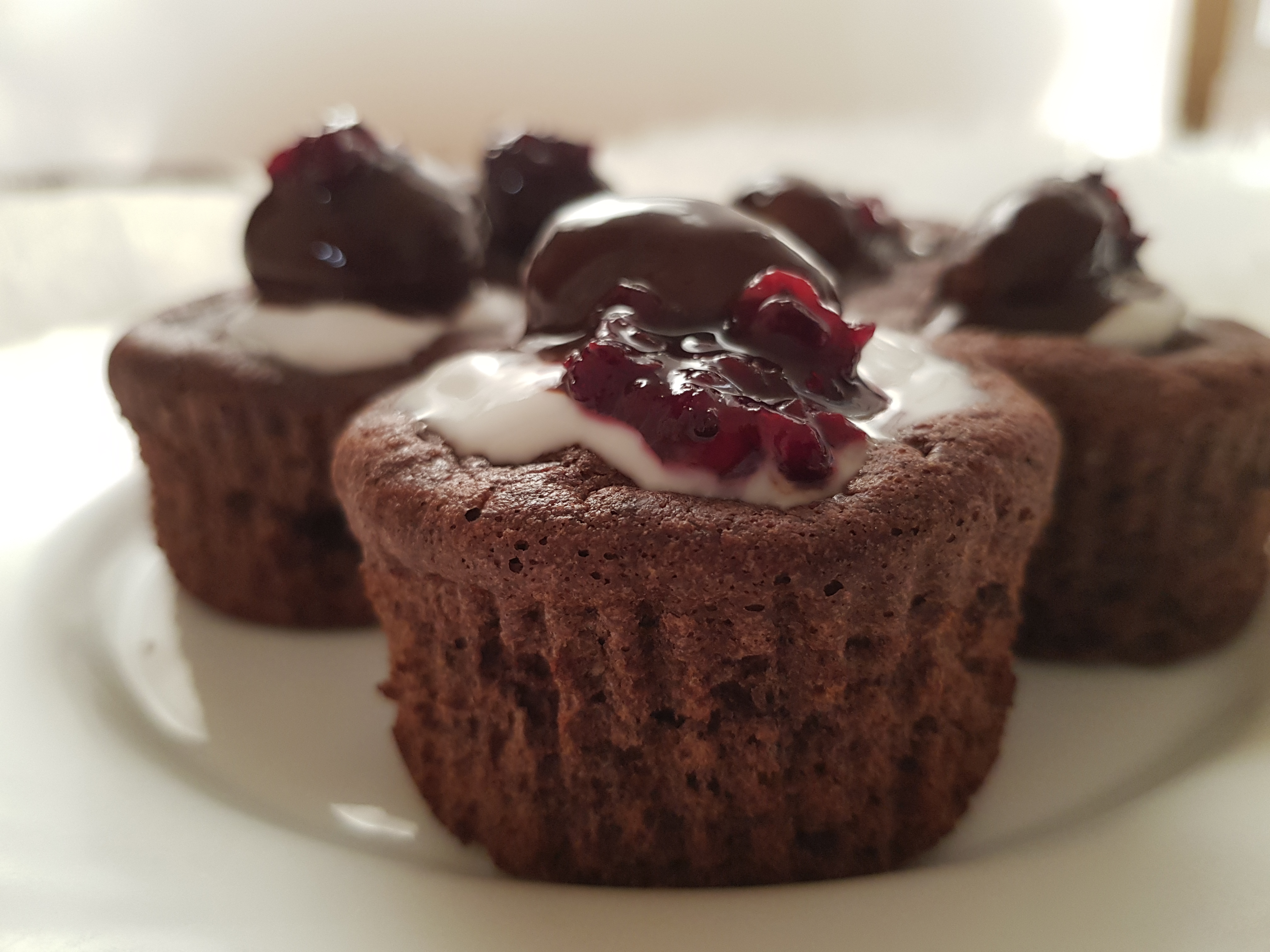 Gesztenye muffin ribizlivel és csokival.
