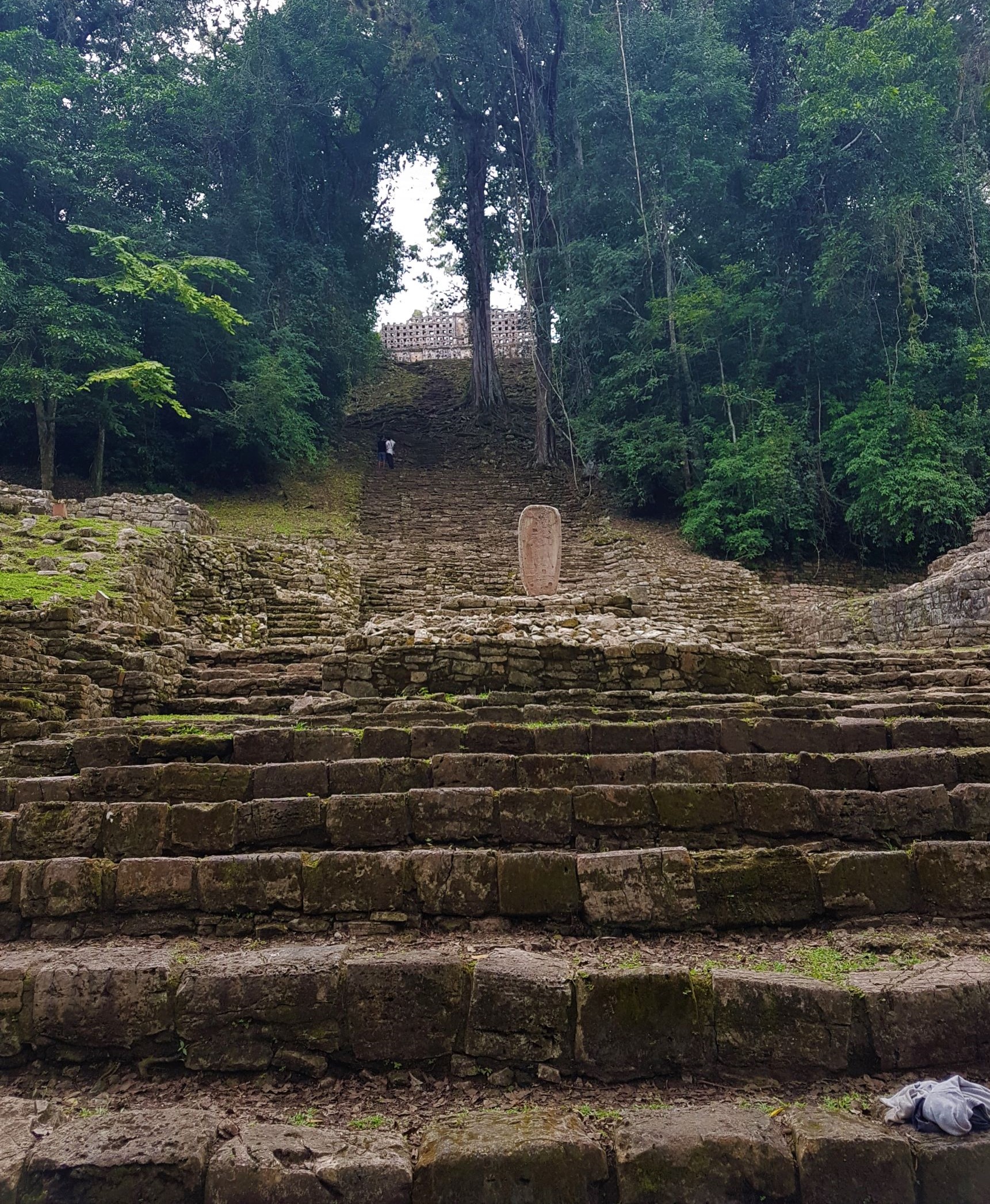 yaxchilan3a.jpg