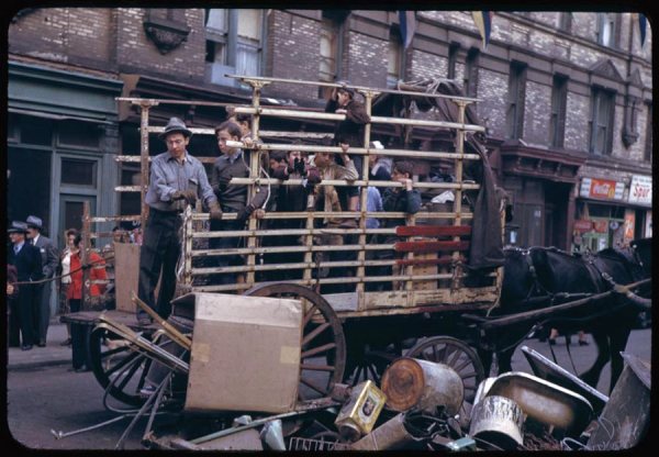 collecting-the-salvage-on-lower-east-side-1942.jpg