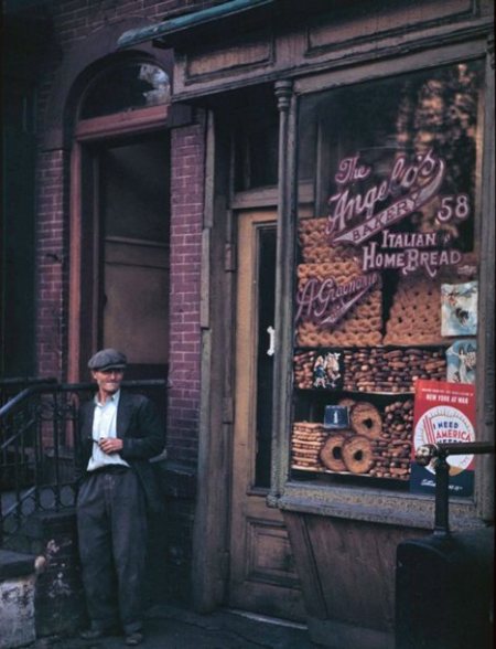 italian-bake-shop-below-canal-st-58-mulberry-st-new-york-1942.jpg