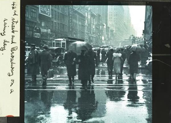 Old Photos Of A Rainy, Stormy New York City (7).jpg