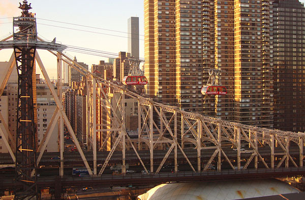 Roosevelt-Island-Tramway-Queensboro-Bridge-Manhattan-NYC.jpg
