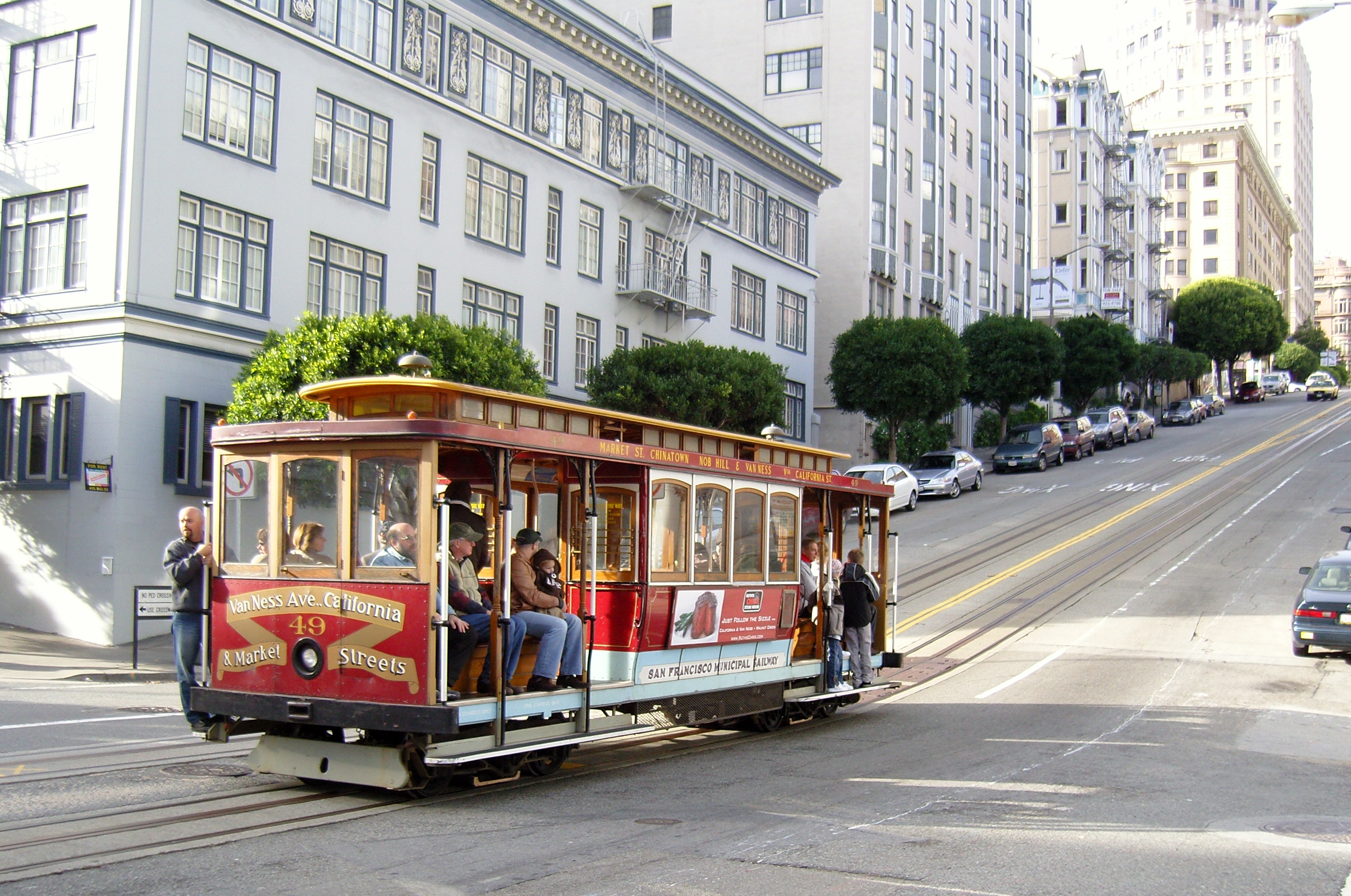 san_francisco_cable_car_on_california_street.jpg