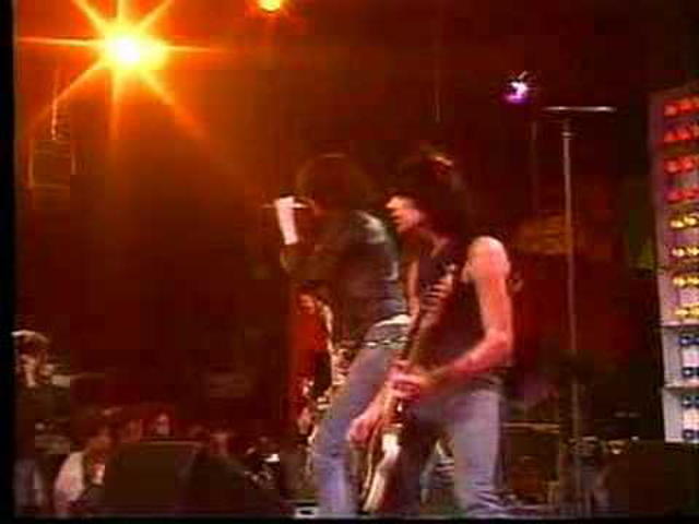 Ramones - Sheena Is A Punk Rocker