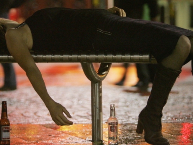 Beteges alkoholfogyasztás, alkoholos betegség: a patológiás részegség