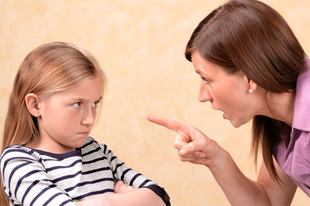 Ösztönös szülői reakcióink: amikor a gyerekem megnyomja bennem a gombot