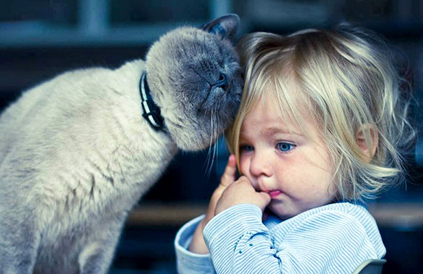 kids-with-cats-13_605.jpg