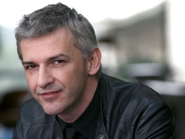 Alföldi Róbert beadta a pályázatát - Társadalmi felelősség és a jövő generációja a középpontban
