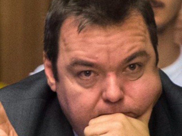L. Simon László pozíciójában marad