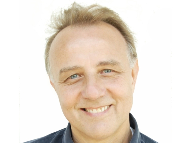 Cseke Péter újabb öt évig a kecskeméti színház élén