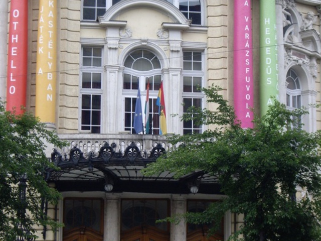 Kiírták a pályázatot a Vígszínház és az Operettszínház vezetésére