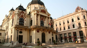 Felújításokat követően megnyílt a Pécsi Nemzeti Színház évada