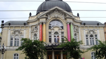 Új magyar darabok a Vígszínház következő évadában