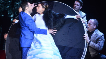 Hogy került egy John Travolta-gif a Verdi-operába?