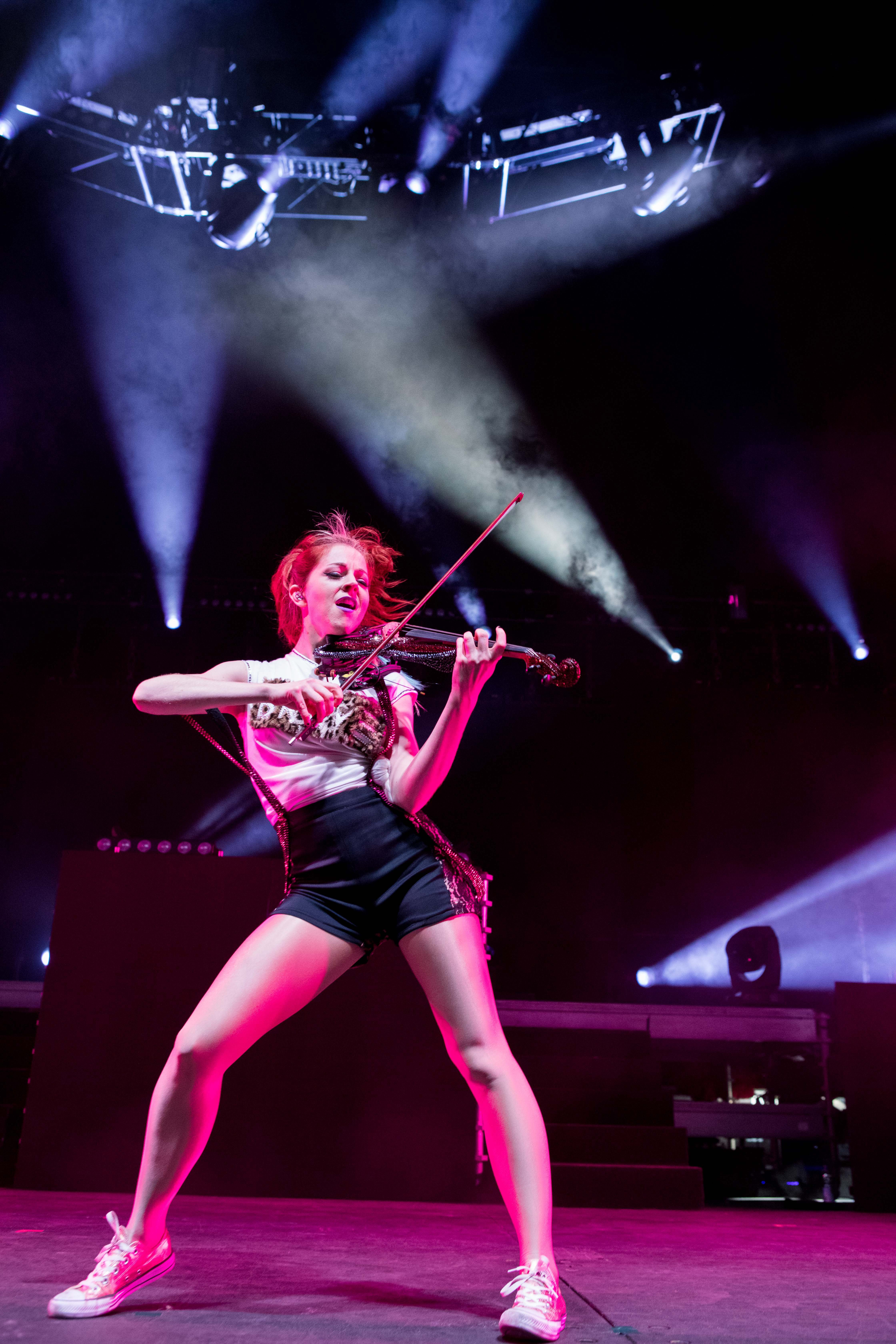 6078240_1_lindsey_20stirling_13_03_2017_k_c3_b6nig-pilsener-arena_oberhausen_nils_lenfers15.jpg