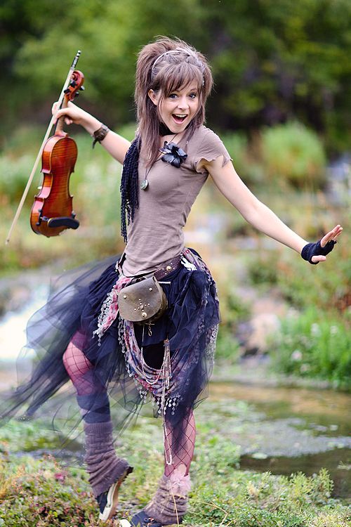 5e6410353b5a3131b7152596c541f857--lindsey-stirling-style-lindsey-stirling-fashion.jpg