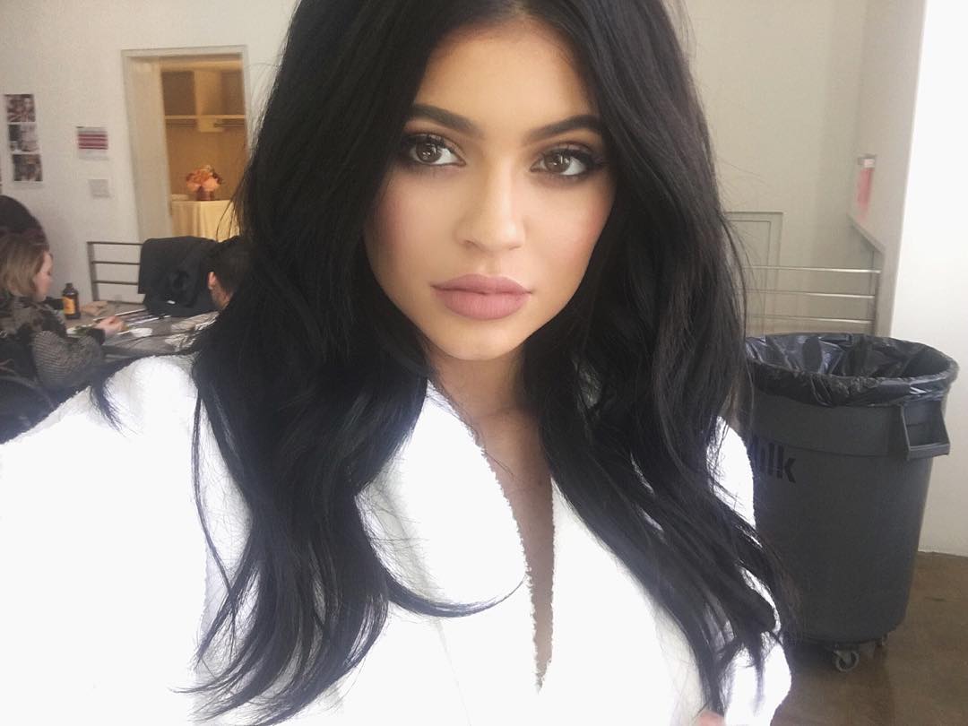 hamarosan-erkezik-kylie-jenner-ruhamarkaja-11190138.jpg