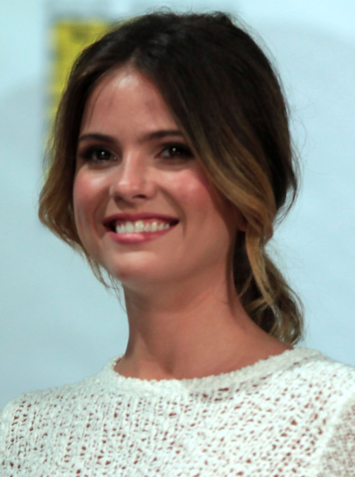 shelley_hennig_sdcc_2014.jpg