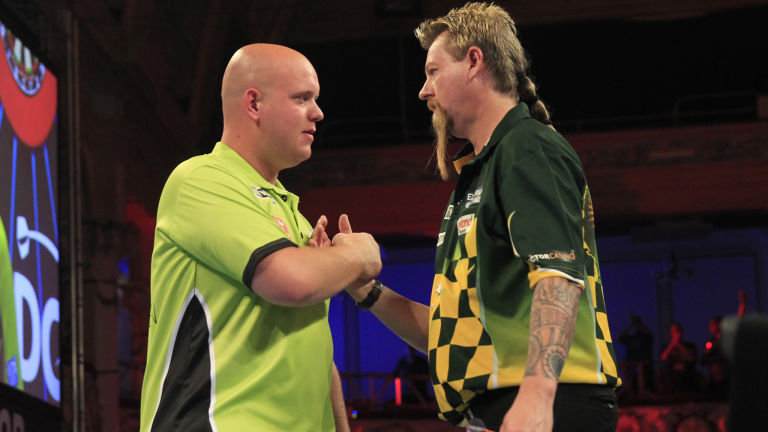 darts-wldmchply-sf-vangerwen19-michael-van-gerwen-simon-whitlock_3179569.jpg