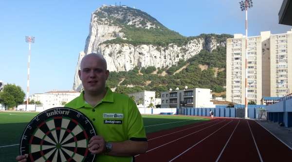 michael-van-gerwen-gibraltar-darts-trophy-pdc_3tuxn995bwsq19zvbs90esvoc.jpg