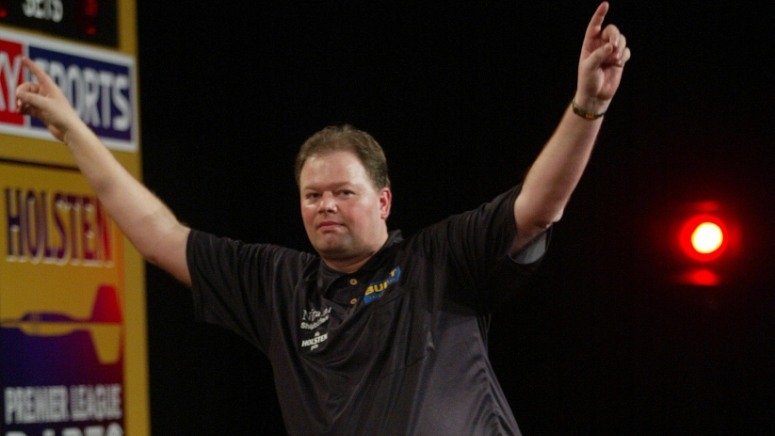 raymond-van-barneveld-celebrates-his-nine-darter-at-the-bic-in-the-2006-premier-league-lawrence-lustig-pdc_1utdkfqlfgv0p1dbnr5px3szni.jpg