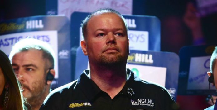 raymond-van-barneveld-gettyimages-502830464-696x355.jpg