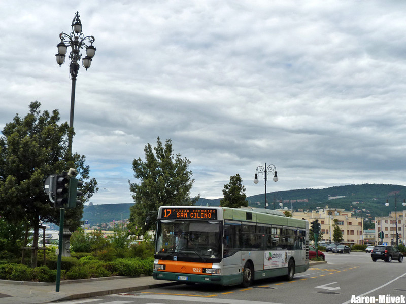 Olasz életképek III - Trieste (10)
