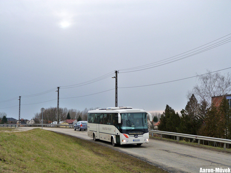 Évértékelő (3)